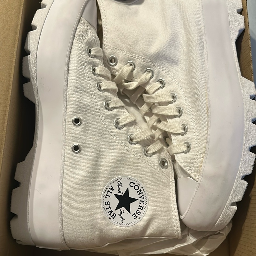 Worn only once still band new,white chunky converse,size 9 in woman’s 7.5 in men